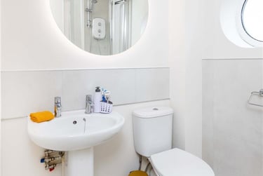 1 bed flat, Crown Station Place, Georgian Quarter, Liverpool, L73LA - Image 4